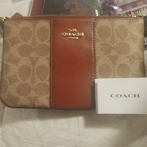 Couch wallet brown in color